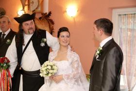 2011.11.26., Vőfély Sanyi, Sanyi, vőfélysanyi, vofelysanyi, Sanyi Vőfély, Vőfély Sándor, Sándor Vőfély, vőfély, vofely, vőfény, vőféj, násznagy, buli, lagzi, menyasszony, vőlegény, esküvő, lakodalom